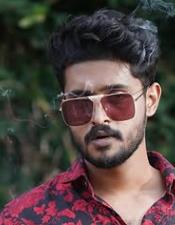 കാ​ർ വാ​ങ്ങി​യ​ത് ലോ​ൺ എ​ടു​ത്ത്, അ​ച്ഛ​ന്‍റെ സ​മ്പാ​ദ്യം പെ​ൺ​മ​ക്ക​ൾ​ക്ക്: മാ​ധ​വ് സു​രേ​ഷ്