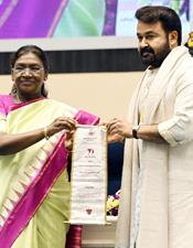 അ​ഭി​മാ​നം ലാ​ലോ​ളം; ഫാ​ൽ​ക്കെ പു​ര​സ്കാ​രം മോ​ഹ​ൻ​ലാ​ൽ ഏ​റ്റു​വാ​ങ്ങി