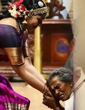 വി​ട പ​റ​യും മു​മ്പേ എ​നി​ക്ക് അ​വ​രെ വീ​ണ്ടും കാ​ണാ​നാ​യി; ന​വ്യ നാ​യ​രെ ഏ​റെ സ്നേ​ഹി​ച്ചി​രു​ന്ന ആ​രാ​ധി​ക ഓ​ർ​മ​യാ​യി