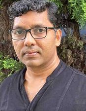 ന​വാ​സ് പൂ​ർ​ണ ആ​രോ​ഗ്യ​വാ​നാ​ണെ​ന്നു ക​രു​തി, ശ​രീ​രം ന​ൽ​കി​യ സൂ​ച​ന​ക​ൾ ശ്ര​ദ്ധി​ക്ക​ണ​മാ​യി​രു​ന്നു; നി​യാ​സ് ബ​ക്ക​ർ