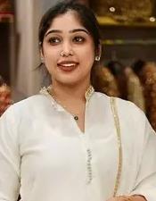 കോ​മ​ഡി ചെ​യ്യു​ന്ന ആ​ൾ എ​പ്പോ​ഴും അ​ങ്ങ​ന​ല്ല: ന​ട​ൻ റാ​ഫി​യു​മാ​യി വേ​ർ​പി​രി​ഞ്ഞെ​ന്ന് വെ​ളി​പ്പെ​ടു​ത്തി മ​ഹീ​ന