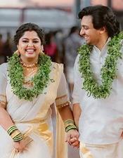 ക​ഥ പ​റ​യു​മ്പോ​ൾ സി​നി​മ​യി​ലെ ബാ​ല​ന്‍റെ മ​ക​ൾ; ന​ടി രേ​വ​തി ശി​വ​കു​മാ​ർ വി​വാ​ഹി​ത​യാ​യി