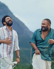സ​ർ​വ്വം മാ​യ ത​ന്നെ അ​ല്ലേ അ​ളി​യാ എ​ന്നു നി​വി​ൻ, മ​റു​പ​ടി​യു​മാ​യി അ​ജു; അ​ഖി​ൽ സ​ത്യ​ൻ ചി​ത്ര​ത്തി​ന്‍റെ സെ​ക്ക​ൻ​ഡ് ലു​ക്ക്