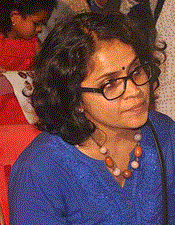 താ​ര​ങ്ങ​ളാ​ണെ​ന്ന ബ​ല​ത്തി​ൽ കാ​ട​ട​ച്ച് വെ​ടി​വ​യ്ക്ക​രു​ത്; പാ​ർ​വ​തി​യോ​ട് വി​ധു വി​ൻ​സ​ന്‍റ്