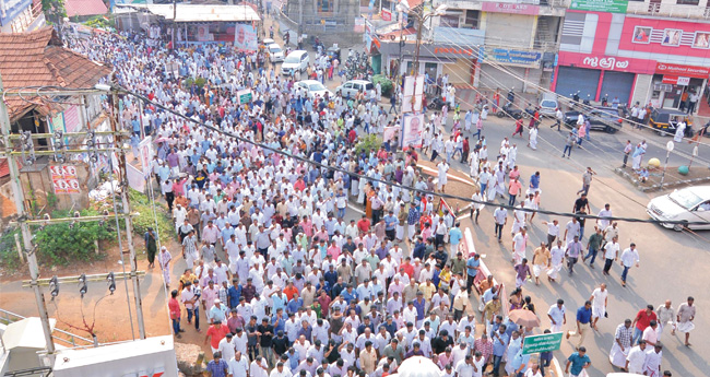 ആ ​മ​ഞ്ച​ൽ നീ​ങ്ങി​യ​ത്  മാ​ണി​യു​ടെ  വി​ക​സ​ന​പാ​ത​യി​ലൂ​ടെ