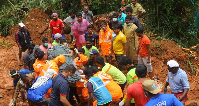 കോ​ട്ട​ക്കു​ന്നി​ലെ മ​ണ്ണി​ടി​ച്ചി​ൽ: വി​ദ​ഗ്ധ​ർ പ​രി​ശോ​ധിച്ചു