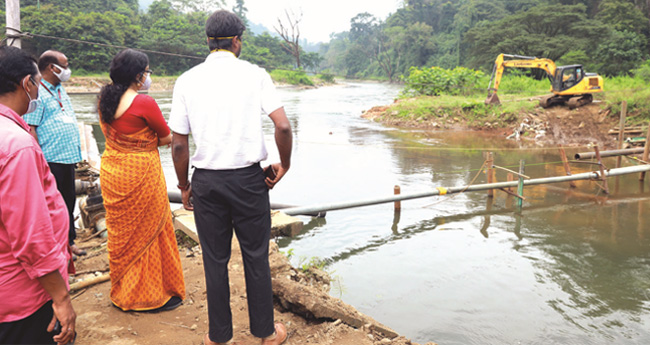 ശ​ബ​രി​മ​ല തീ​ര്‍​ഥാ​ട​നം: പ​മ്പ​യി​ല്‍ ആ​ധു​നി​ക ബാ​രി​ക്കേ​ഡു​ക​ള്‍