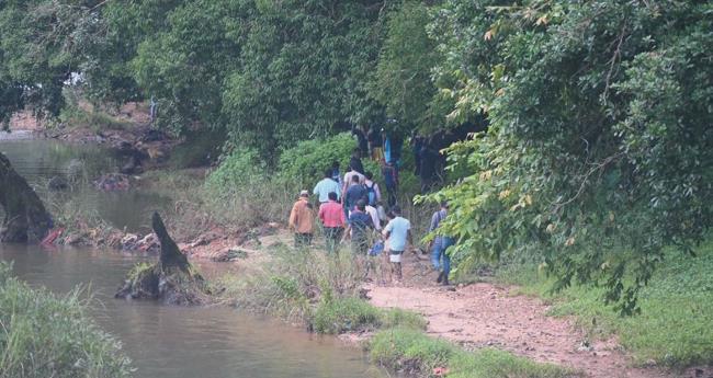 ദു​രൂ​ഹ​ത​ക​ളു​ടെ വാ​തി​ൽ തു​റ​ന്ന് അ​സ്ഥി​ക​ൾ