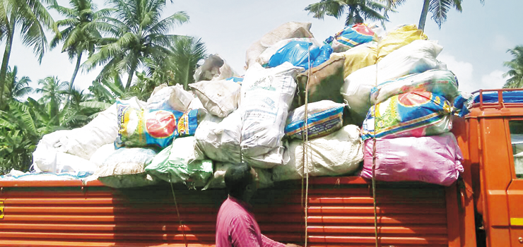 കു​ട്ട​നാ​ട്ടി​ൽ പ്ലാ​സ്റ്റി​ക് മാലിന്യ സം​ഭ​ര​ണം തുടങ്ങി