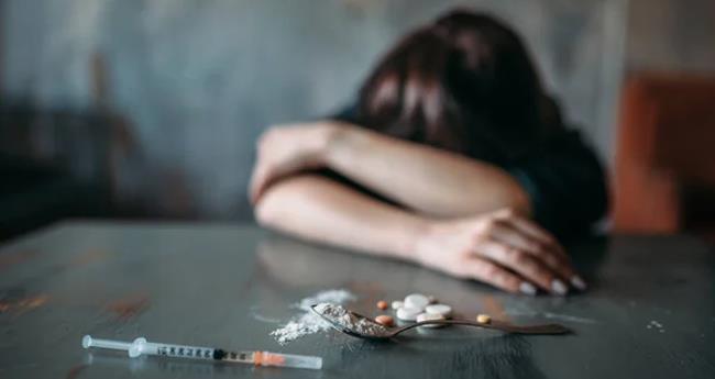 ന്യൂ​ജെ​ൻ ല​ഹ​രി​പ​ത​യു​ന്നു; നാ​ലു മാ​സ​ത്തി​നി​ടെ 70 വി​ദ്യാ​ർ​ഥി​ക​ൾ പ്ര​തി​ക​ൾ