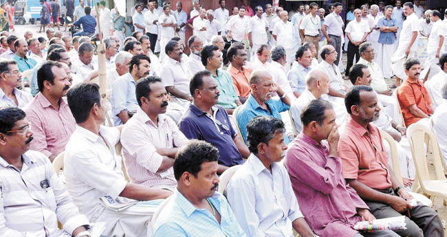 പാലക്കാടൻ മണ്ണിന് ആവേശമായി കേ​ര​ള ക​ർ​ഷ​ക​ജാ​ഥ