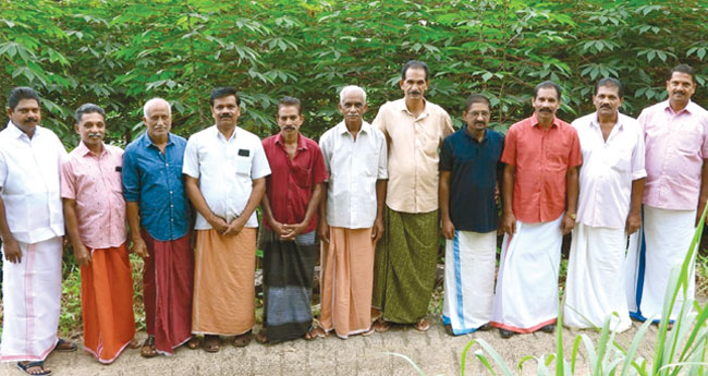 പൊ​ന്നു വി​ള​യും ഭൂ​മി​യി​ൽ ഉ​ണ​ർ​വോ​ടെ ക​ർ​ഷ​ക​ർ