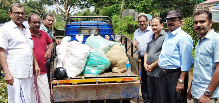 ദു​രി​താ​ശ്വാ​സ ക്യാ​ന്പു​ക​ളി​ൽ സ​ഹാ​യ​മെ​ത്തി​ച്ച് ദേവാലയങ്ങളും സംഘടനകളും