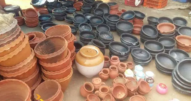 "വ​ഴി​യി​ൽ വാ​ണി​ഭ​മോ?'