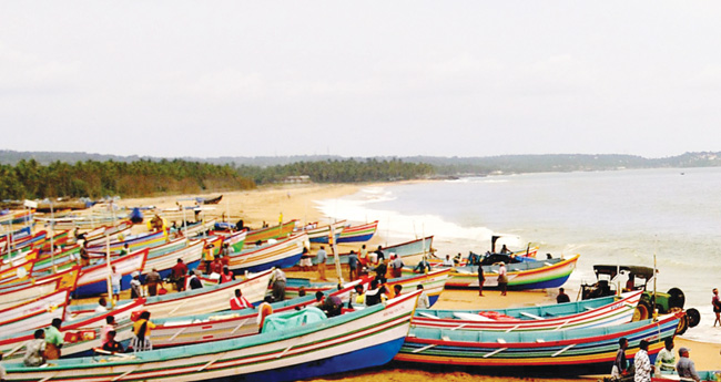 ദുരന്തതീരത്തിന്‍റെ  കരംപിടിച്ചു സർക്കാർ