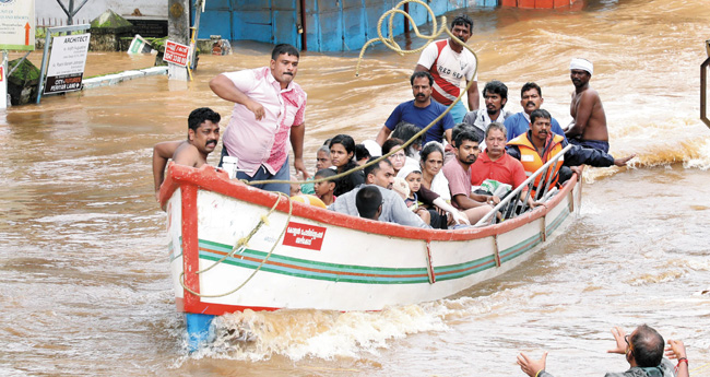 ഓഖിയിൽ ഒറ്റപ്പെട്ടവർ പ്രളയകാലത്ത്  കേരളത്തിനു രക്ഷകരായി