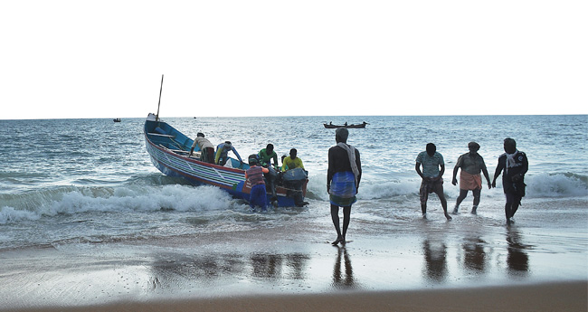 ഭയാശങ്കയിൽ ഇന്നും തീരദേശം