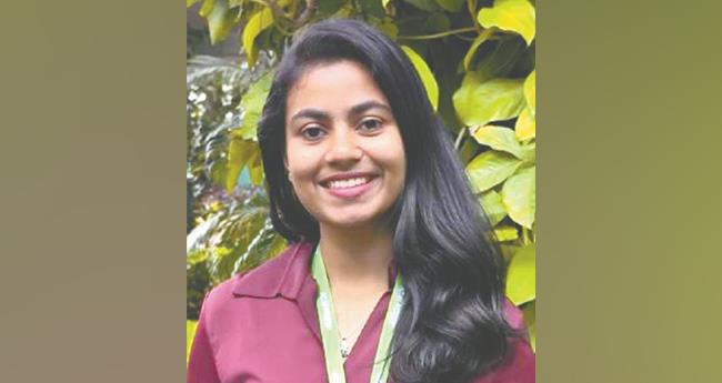 ക​വു​ങ്ങി​ല്‍ ക​യ​റു​ന്ന റോ​ബോ​ട്ടി​നെ നി​ര്‍​മി​ച്ച മി​ടു​ക്കി റോ​ള്‍​സ് റോ​യി​സ് ക​മ്പ​നി​യി​ലേ​ക്ക്