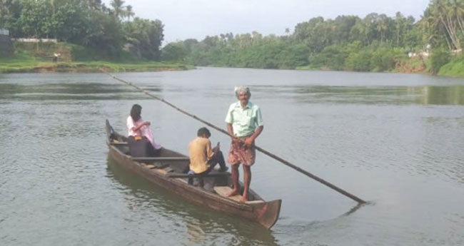 ഓ​ർ​മ​യി​ലേ​ക്ക് തു​ഴ​യെ​റി​ഞ്ഞ്  ക​ട​ത്തു വ​ള്ള​ങ്ങ​ൾ
