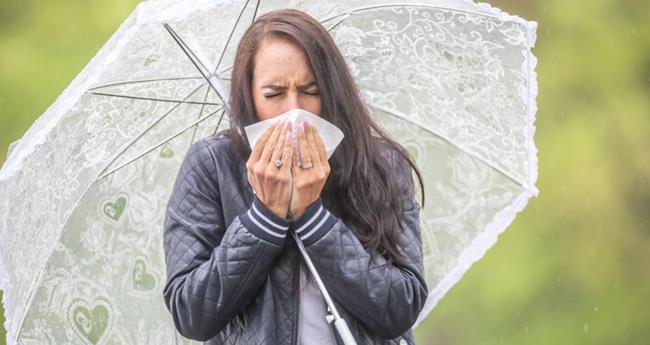 മഴക്കാലത്തെ ആരോഗ്യപ്രശ്നങ്ങൾ: ജ​ല​ദോ​ഷം മു​ത​ൽ മ​ഞ്ഞ​പ്പി​ത്തം വ​രെ...