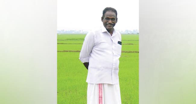 മ​ണ്ണി​നെ പൊ​ന്നാ​ക്കും ഈ ​പോ​ലീ​സു​കാ​ര​ൻ