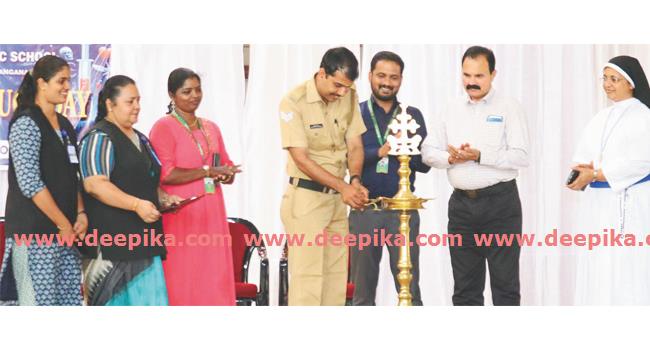എ​കെ​എം സ്‌​കൂ​ളി​ല്‍ ല​ഹ​രി​വി​മു​ക്ത ക്ല​ബ്