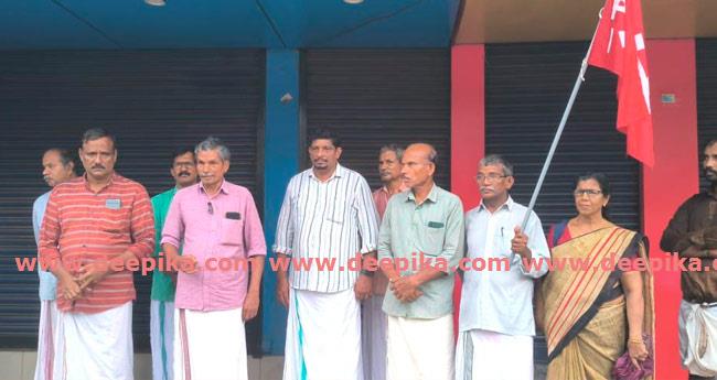റോ​ഡി​ൽ മ​ണ്ണി​ട്ട​ത് സം​ബ​ന്ധി​ച്ച് ത​ർ​ക്കം; സി​പി​ഐ ബ്രാ​ഞ്ച് സെ​ക്ര​ട്ട​റി​ക്ക് മ​ർ​ദ​നം