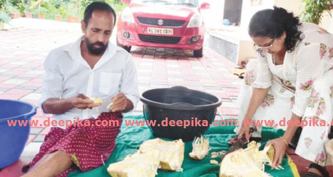 ക​ണ്ടു​പ​ഠി​ക്കാം, ച​ക്ക​ച്ചു​ള വി​ൽ​പ്പ​ന​യി​ലൂ​ടെ വി​ജ​യ​ഗാ​ഥ ര​ചി​ക്കു​ന്ന കു​ടും​ബ​ങ്ങ​ളെ