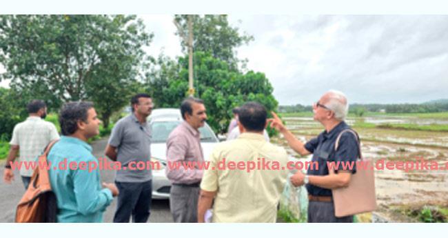 വെ​ള്ള​പ്പൊ​ക്ക​ബാ​ധി​ത​സ്ഥ​ല​ങ്ങ​ൾ സ​ന്ദ​ർ​ശി​ച്ച്   കേ​ന്ദ്ര​മ​ന്ത്രി നി​യോ​ഗി​ച്ച വി​ദ​ഗ്ധ​സം​ഘം