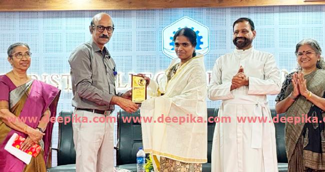 ക്രൈ​സ്റ്റ് എ​ന്‍​ജി​നീ​യ​റിം​ഗ് കോ​ള​ജി​ല്‍  അ​ധ്യാ​പ​ക ശി​ല്പ​ശാ​ല സം​ഘ​ടി​പ്പി​ച്ചു