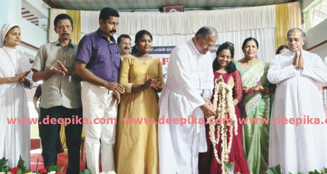 വി​ദ്യാ​രം​ഗം ക​ലാ സാ​ഹി​ത്യവേ​ദി ഉ​ദ്ഘാ​ട​നം ന​ട​ത്തി