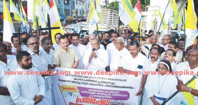 ക​രു​ണ​യു​ടെ മു​ഖ​ത്തെ അ​ധ​ര്‍​മം​കൊ​ണ്ട് നേ​രി​ട​രു​ത്: മോ​ണ്‍. ആ​ന്‍റ​ണി എ​ത്ത​യ്ക്കാ​ട്ട്