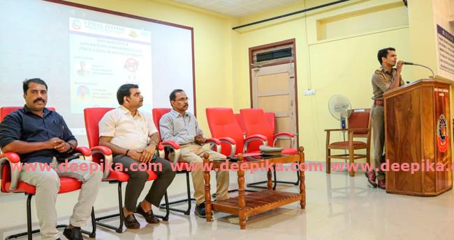 വി​മ​ൽജ്യോ​തി കോ​ള​ജി​ൽ റാ​ഗിം​ഗ് വി​രു​ദ്ധ- മ​യ​ക്കു​മ​രു​ന്ന് വി​രു​ദ്ധ അ​വ​ബോ​ധ ക്ലാ​സ്