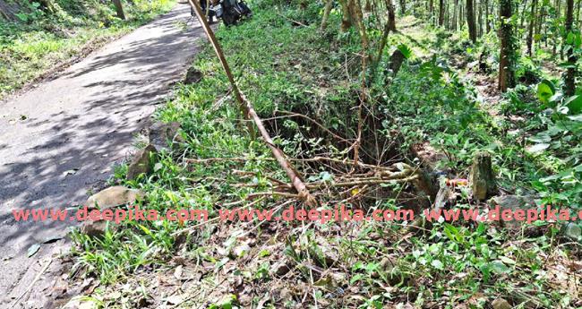 വെ​ള്ളി​ക്കു​ള​ങ്ങ​ര - ചൊ​ക്ക​ന റോ​ഡ​രി​ക് ഇ​ടി​ഞ്ഞു