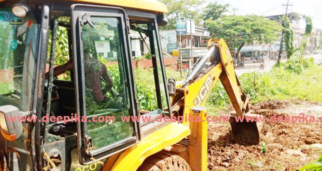 ഠാ​ണാ - ച​ന്ത​ക്കു​ന്ന് ജം​ഗ്ഷ​ന്‍; പ്രാ​രം​ഭപ്ര​വൃ​ത്തി​ക​ള്‍ ആ​രം​ഭി​ച്ചു