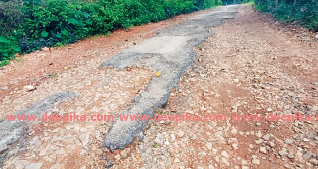 ക​രി​നി​ലം-പ​ശ്ചി​മ-കൊ​ട്ടാ​രം​ക​ട റൂ​ട്ടി​ൽ യാ​ത്രാ​ദു​രി​തം വ​ർ​ധി​ക്കും