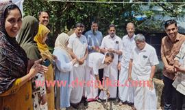 അ​ങ്ക​ണ​വാ​ടി കെ​ട്ടി​ട​ത്തി​നാ​യി കു​റ്റി​യ​ടി​ച്ചു