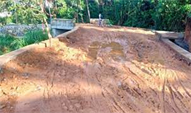 ച​മ്പ​ക്കു​ളം പാ​ല​ത്തി​ന്‍റെ അ​പ്രോ​ച്ച് റോ​ഡി​ന്  ശാ​ശ്വ​ത പ​രി​ഹാ​രം വേ​ണ​മെ​ന്ന്