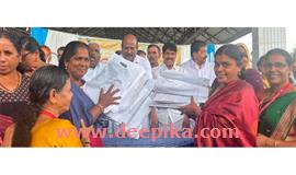 ആ​ശ വ​ർ​ക്ക​ർ​മാ​ർ​ക്ക് ഓ​ണ​സ​മ്മാ​ന​വു​മാ​യി പ്രി​യ​ങ്ക ഗാ​ന്ധി