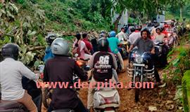 ഏ​ഴു​ക​ണ്ണി​പാ​ലം അ​ണ്ട​ർ​പാ​സി​ൽ  ഗ​താ​ഗ​ത​ക്കു​രു​ക്ക് രൂ​ക്ഷ​മാ​കു​ന്നു