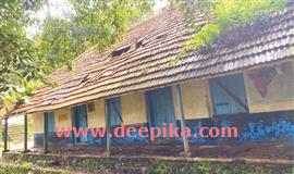 ന​ട​പ​ടി​ നൂ​ലാ​മാ​ല; ജീ​ർ​ണാ​വ​സ്ഥ​യി​ലായ സ്കൂ​ൾ കെ​ട്ടി​ട​ങ്ങ​ൾ‌ പൊ​ളി​ച്ചു​നീ​ക്കാ​നാകു​ന്നി​ല്ല
