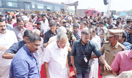 സ​ര്‍​ക്കാ​ര്‍ ന​ട​പ്പാ​ക്കു​ന്ന​ത് സാ​മൂ​ഹി​ക​നീ​തി​യി​ല്‍  അ​ധി​ഷ്ഠി​ത​മാ​യ വി​ക​സ​നം: മു​ഖ്യ​മ​ന്ത്രി