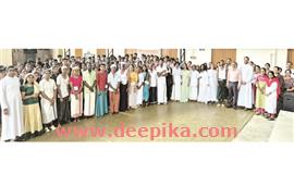 ക​ഥാ​പാ​ത്ര​ങ്ങ​ൾ പ​ക​ർ​ന്നാ​ടി; ദേ​വ​മാ​താ​യി​ൽ   വേ​റി​ട്ട അനുഭവമായി ബ​ഷീ​ർ അ​നു​സ്മ​ര​ണം