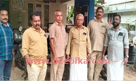 ക​ള​ഞ്ഞു​കി​ട്ടി​യ പ​ഴ്‌​സ് ഉ​ട​മ​യ്ക്ക് തി​രി​കെ  നൽകി ലൈൻമാൻ മാതൃകയായി