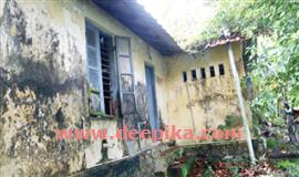 കോട്ടയം മെ​ഡി​ക്ക​ൽ കോ​ള​ജ് ആ​ശു​പ​ത്രിയിൽ ജീ​വ​ന​ക്കാ​രു​ടെ ക്വാ​ർ​ട്ടേ​ഴ്സ്  ത​ക​ർ​ന്ന നി​ല​യി​ൽ