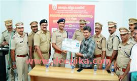 ആ​ദി​വാ​സി യു​വാ​ക്ക​ൾ​ക്ക്   ഡ്രൈ​വിം​ഗ് ലൈ​സ​ൻ​സ് വി​ത​ര​ണം ചെ​യ്തു
