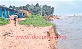 അ​ജാ​നൂ​ർ തീ​ര​ത്ത് അ​ഴി​മു​ഖം അ​ട​ച്ച് ക​ട​ലേ​റ്റം ത​ട​യാ​ൻ ജ​ല​വി​ഭ​വ വ​കു​പ്പ്