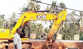 കാ​രാ​ട്ടു​വ​യ​ലി​ലേ​ക്കു​ള്ള ക​നാ​ലി​ന്‍റെ പു​ന​ർ​നി​ർ​മാ​ണം തു​ട​ങ്ങി