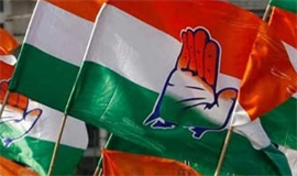 കോ​ൺ​ഗ്ര​സ് പ്ര​വ​ർ​ത്ത​ക​ർ പ്ര​ക​ട​നം ന​ട​ത്തി