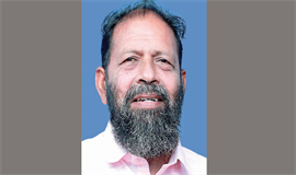 കാ​യ​ലി​ൽ കു​ളി​ക്കു​ന്ന​തി​നി​ടെ  ഗൃ​ഹ​നാ​ഥ​ൻ മുങ്ങി മ​രി​ച്ചു
